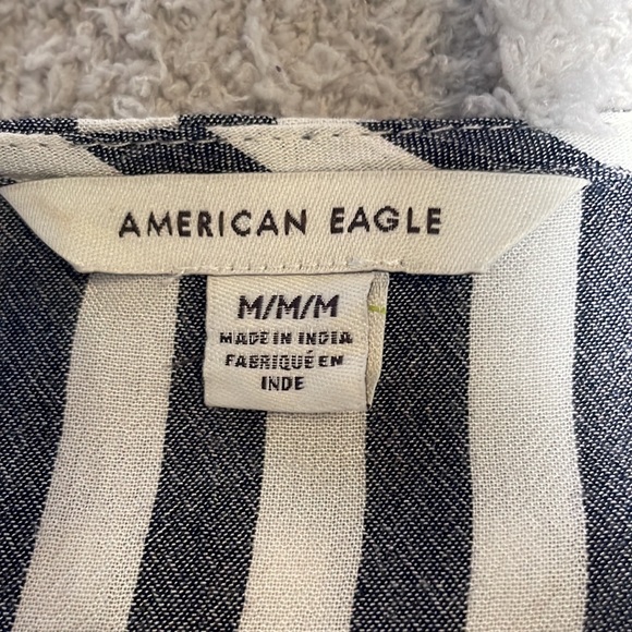 AMERICAN EAGLE FRONT TIE CROP TOP - Picture 2 of 5